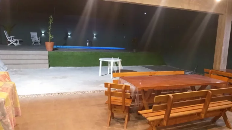 Imagem Casa na Praia de Boracéia poucos metros do mar