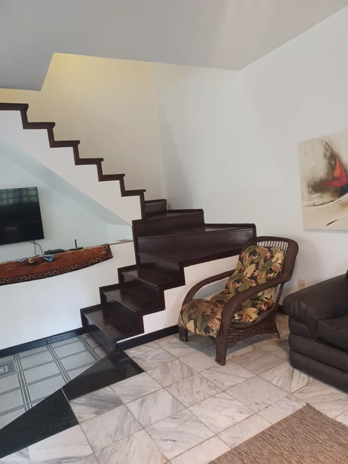 Imagem Casa com 04 quartos (01 suíte) 02 vagas no Bairro Jardim Sabará em Porto Alegre