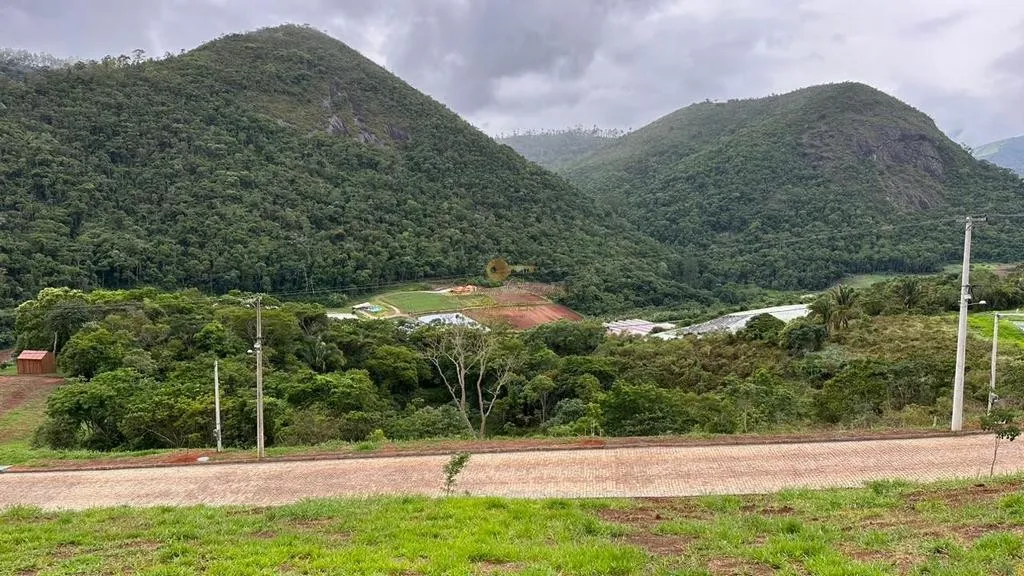 Imagem Terreno em Condomínio para Venda em Teresópolis / RJ no bairro Vale Alpino