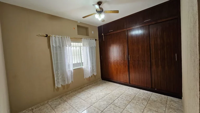 Imagem Casa com 3 dormitórios à venda, 210 m² por R$ 955.000,00 - Chácara do Visconde - Taubaté/SP