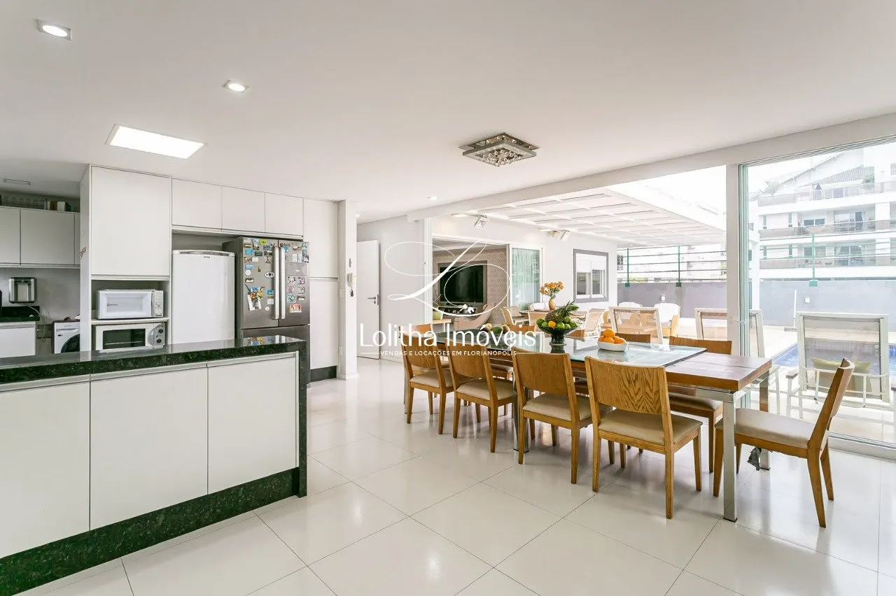 Imagem CASA COM 3 SUíTES À VENDA EM JURERÊ - FLORIANÓPOLIS/SC
