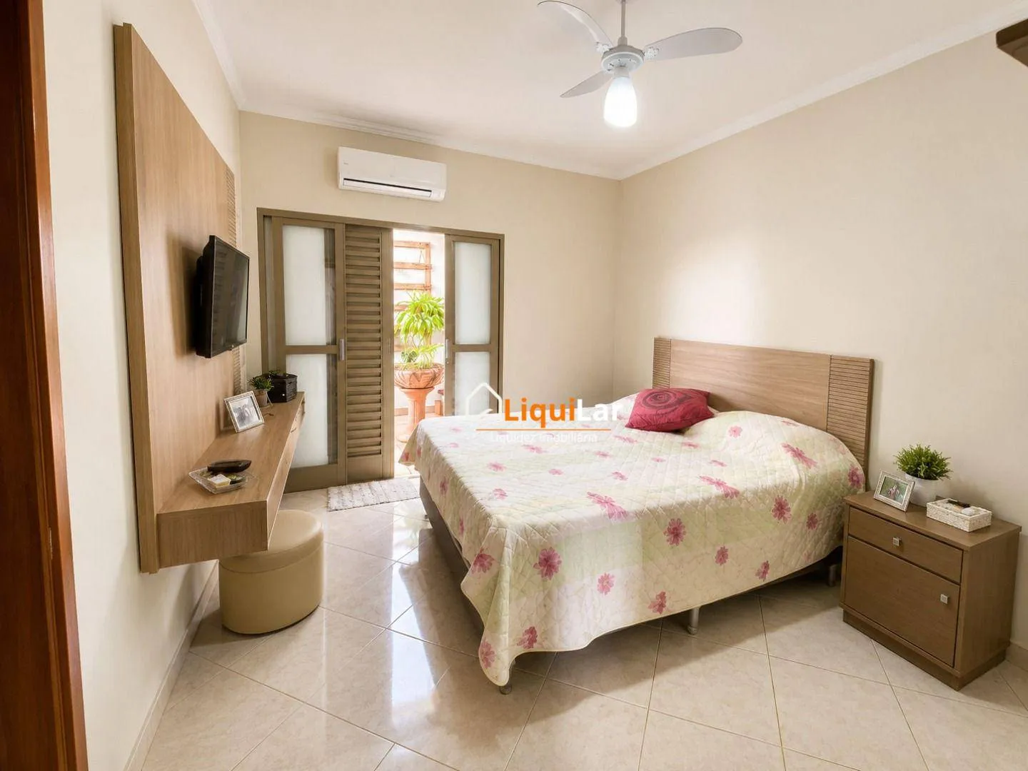 Imagem Casa de Esquina à Venda no Vilas Boas com 3 Suítes, Closet e Varanda Gourmet
