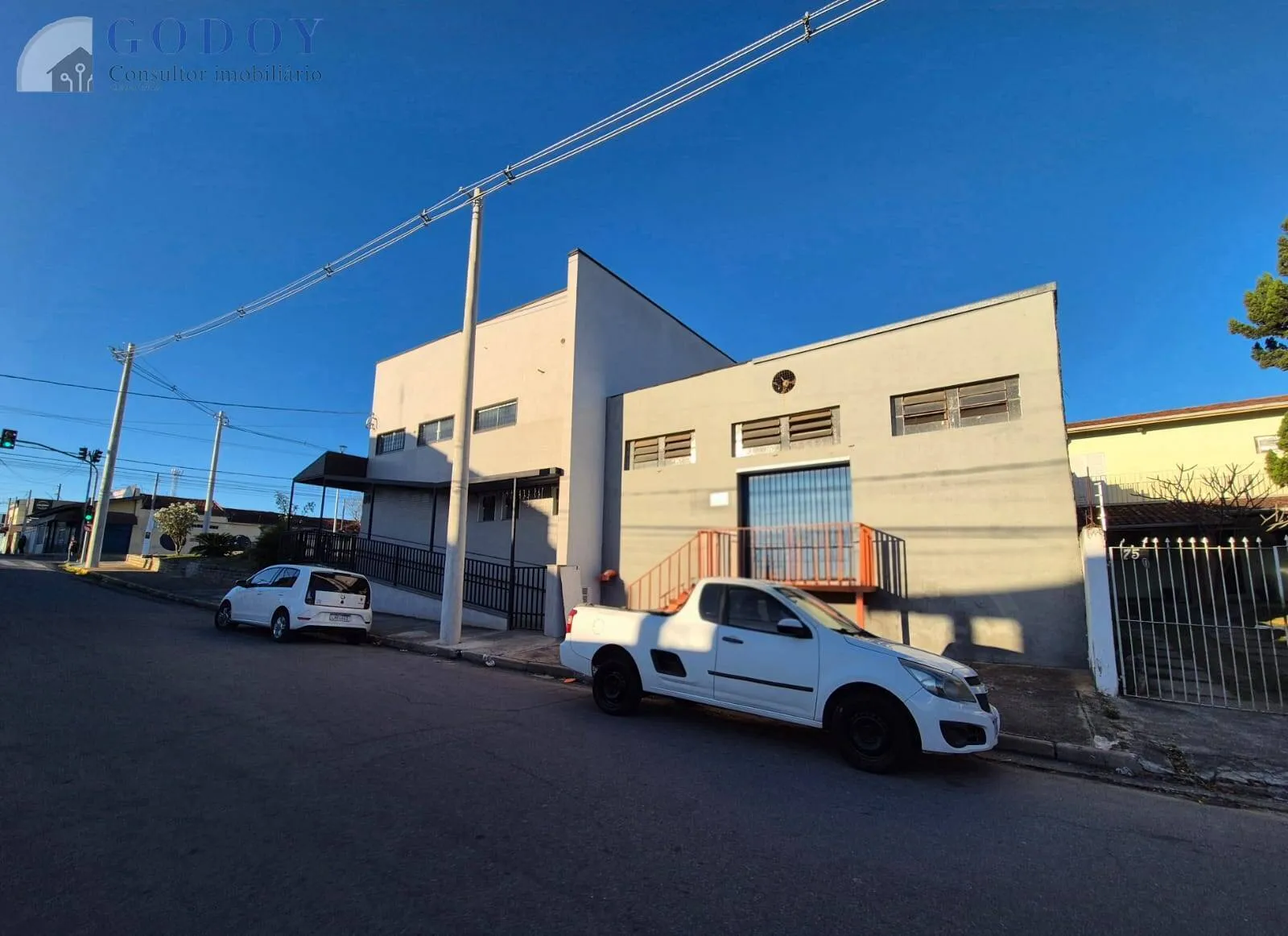 Foto do imóvel Excelente Ponto Comercial com Galpão no Jardim Rosely - Pindamonhangaba/SP