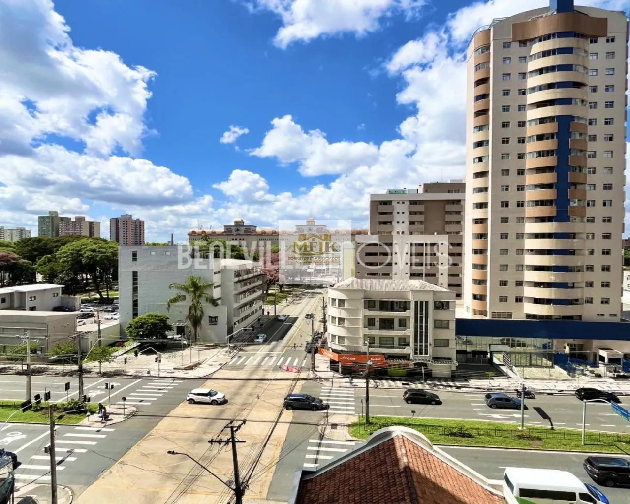Imagem Apartamento com 2 quartos à venda no Centro de Curitiba