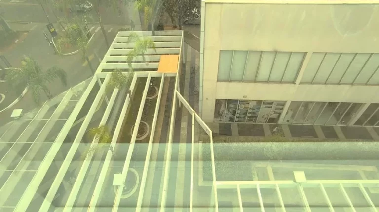 Imagem SALA COMERCIAL DE 53M² PARA LOCAÇÃO, COM 2 BANHEIROS, 1 VAGA - ED. GOLDEN OFFICE - EM JUNDIAÍ SP