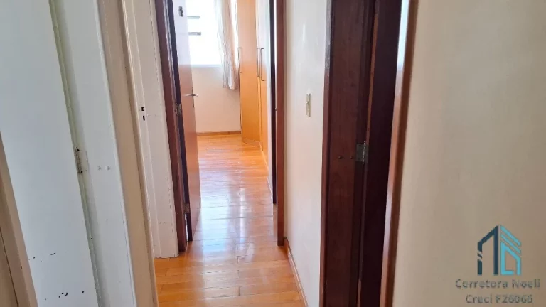 Imagem Apartamento 03 quartos c/suíte, elevador, vaga coberta no bairro Portão em Curitiba PR