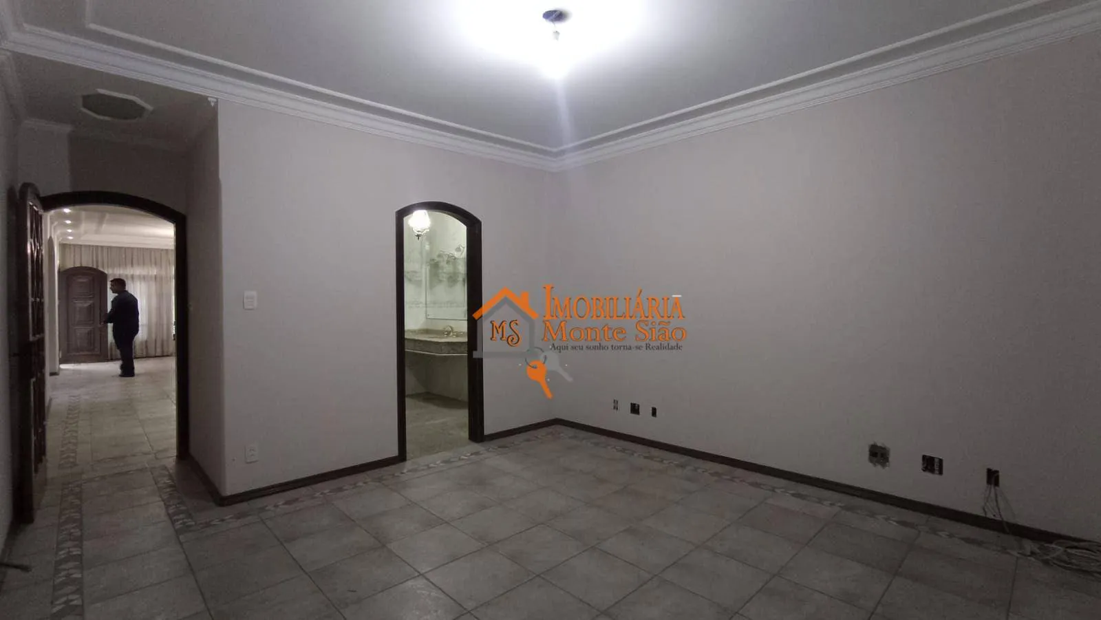 Imagem Sobrado com 5 dormitórios à venda, 570 m² por R$ 1.500.000,00 - Jardim Santa Mena - Guarulhos/SP