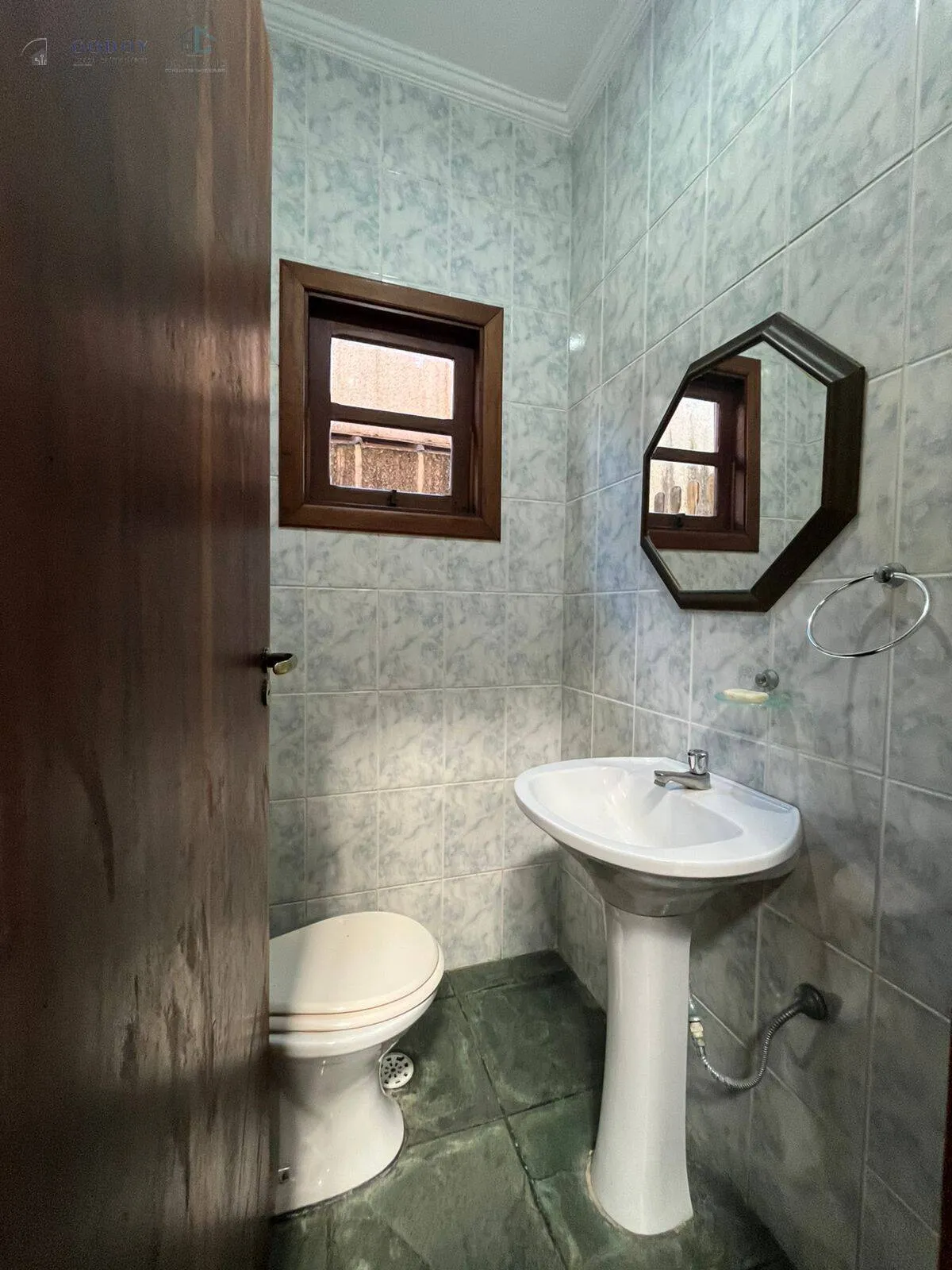 Imagem Excelente para Temporada: Casa com Piscina em Condomínio Seguro e Tranquilo