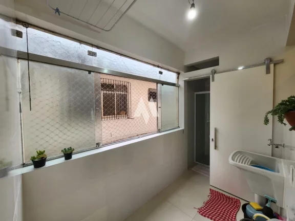 Imagem Apartamento com garagem fechada na Ponta da praia!