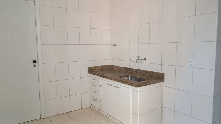 Imagem Apartamento reformado com 2 dormitórios