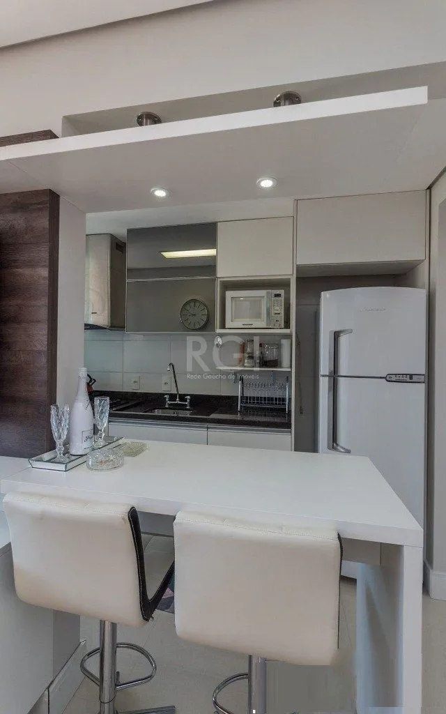 Imagem Apartamento para Venda - 54m², 2 dormitórios, 1 vaga - Passo da Areia