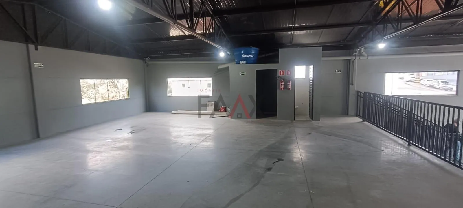 Imagem Barracão Comercial de 11,5 x 25 m com Mezanino no Bairro Conradinho