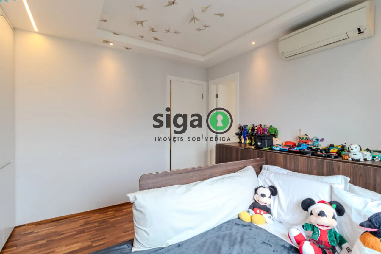 Imagem Apartamento à venda no Campo Belo - 219 m² - 3 suítes - 3 vagas - mobiliado - andar alto