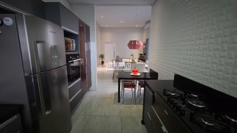 Imagem Casa à venda com 3 dormitórios e energia fotovoltaica no Condomínio Estância dos Ipês, em Uberaba