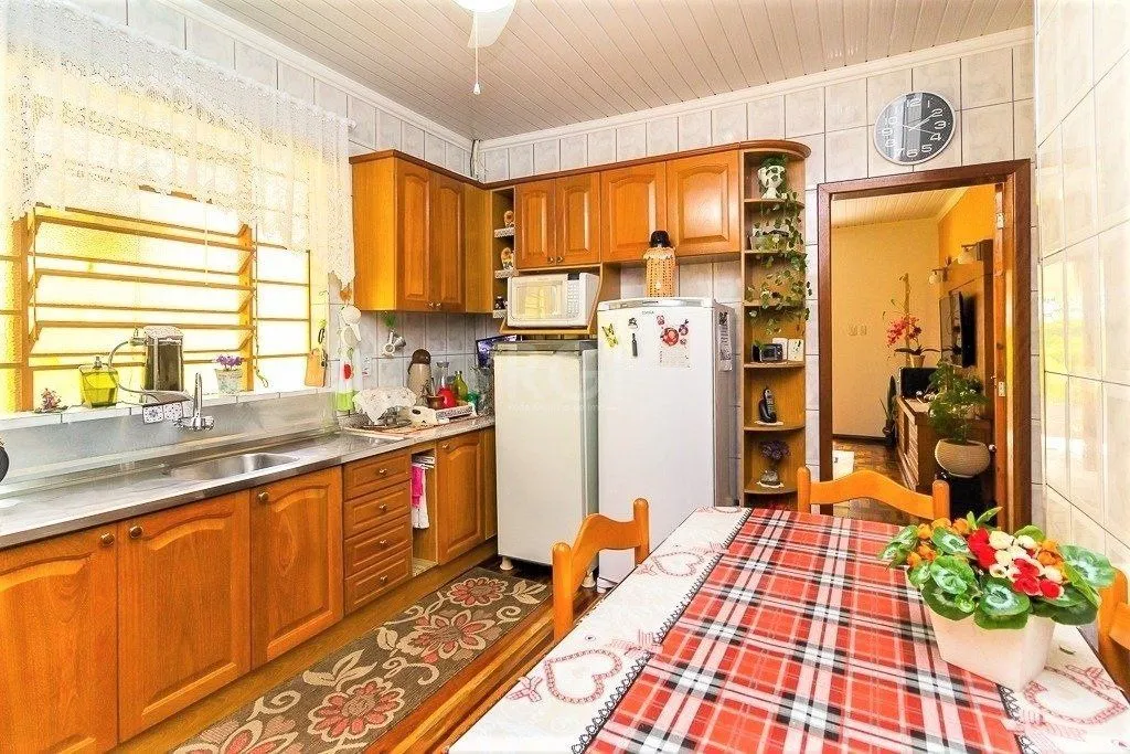 Imagem Casa para Venda - 148m², 2 dormitórios, 1 vaga - Partenon