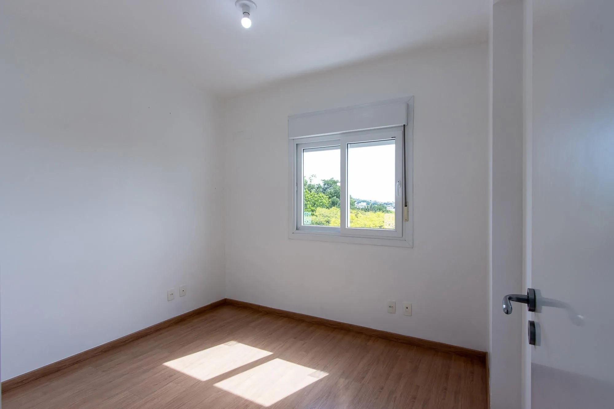 Imagem Apartamento de 2 dormitórios com suíte, churrasqueira e infraestrutura completa na Zona Sul de Porto Alegre.