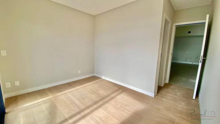 Imagem Condomínio frente mar, pé na areia e com saída para Jet Sky. Apresentamos este incrível apartame...