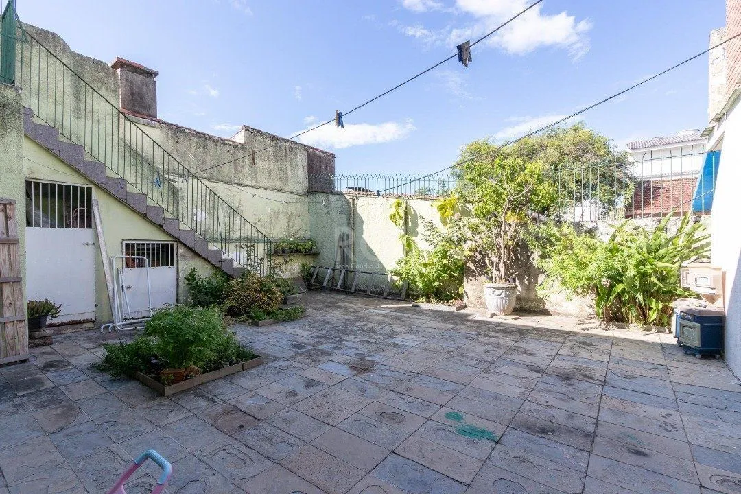 Imagem Casa para Venda - 280m², 3 dormitórios, sendo 1 suites, 2 vagas - Nonoai