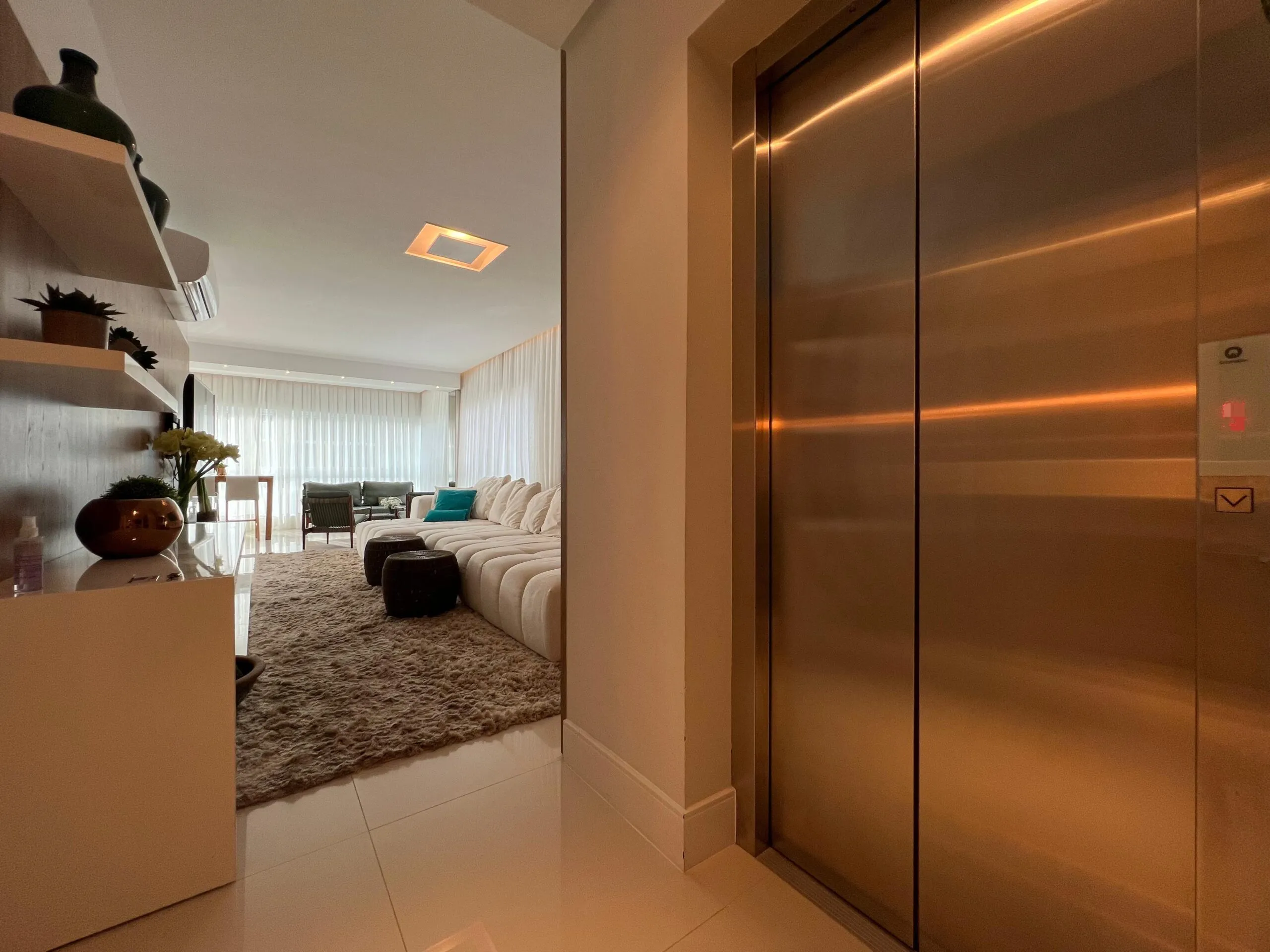 Imagem Apartamento com vista para o mar à venda com 152.72m2 por R$ 3.600.000,00