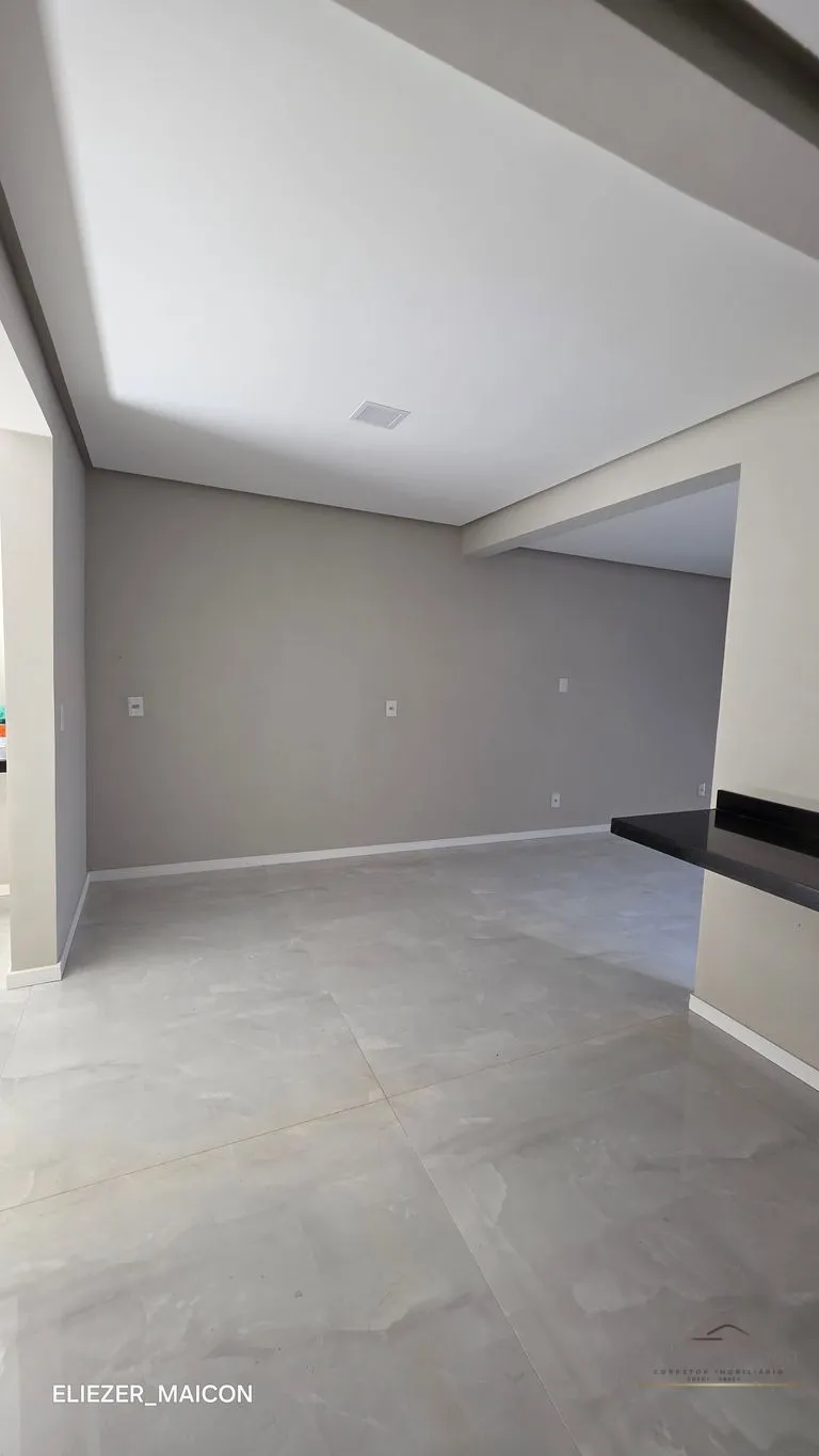 Imagem Sobrado à Venda com 3 quartos no Jardim das Acácias, Poços de Caldas - MG