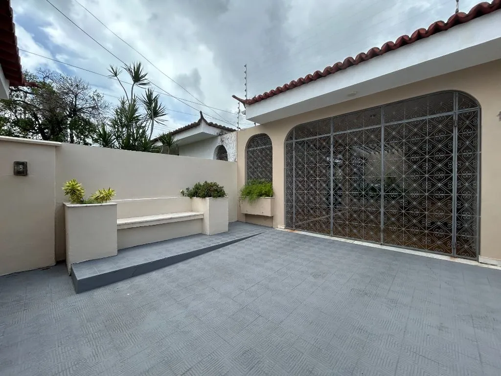 Imagem Casa com 4 dormitórios à venda, 227 m² por R$ 596.996,00 - Lagoa Nova - Natal/RN