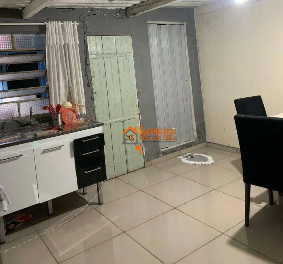 Imagem Sobrado com 4 dormitórios à venda, 200 m² por R$ 310.000,00 - Parque São Miguel - Guarulhos/SP