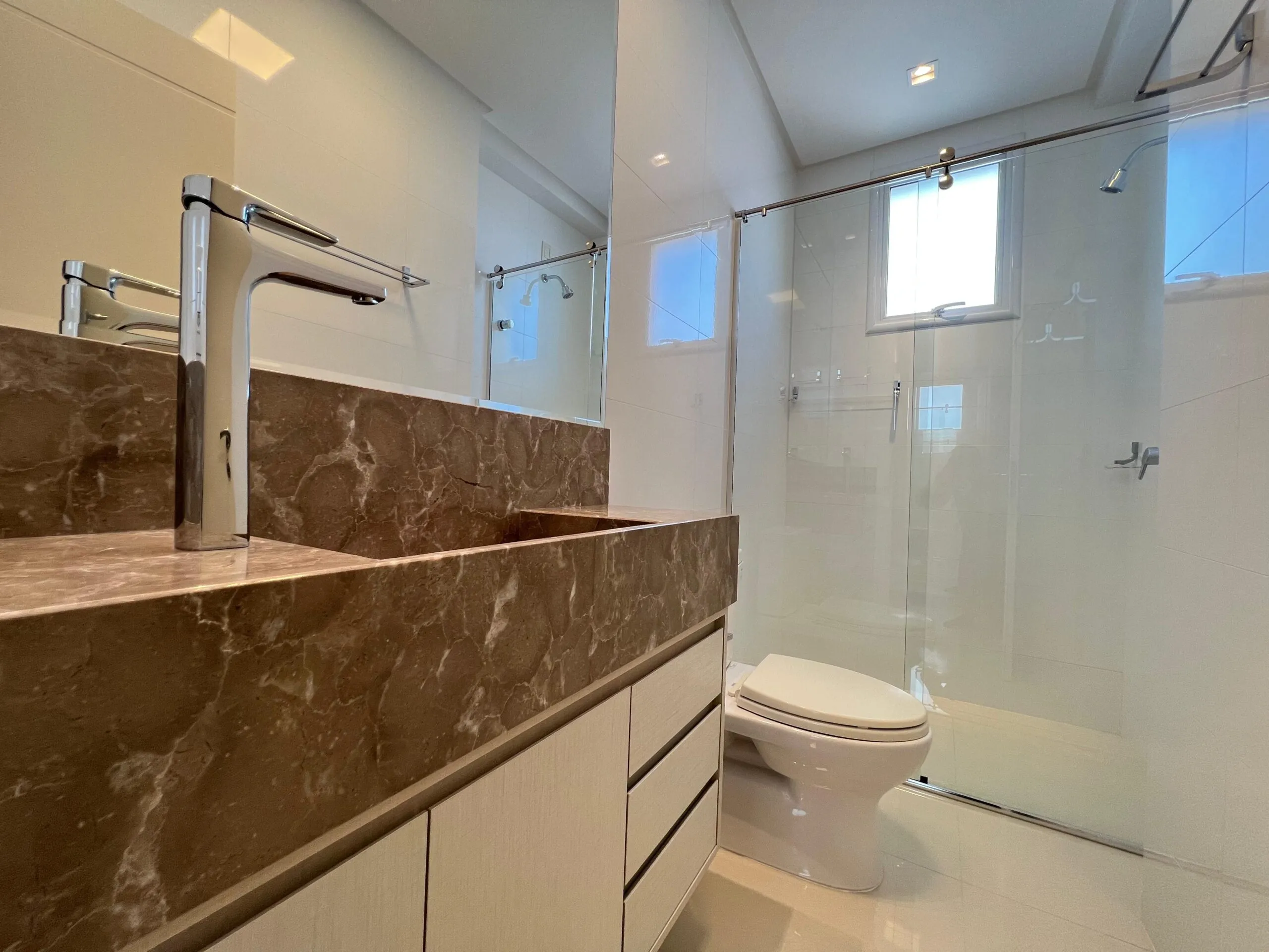 Imagem Apartamento com vista para o mar à venda com 273m2 por R$ 6.000.000,00