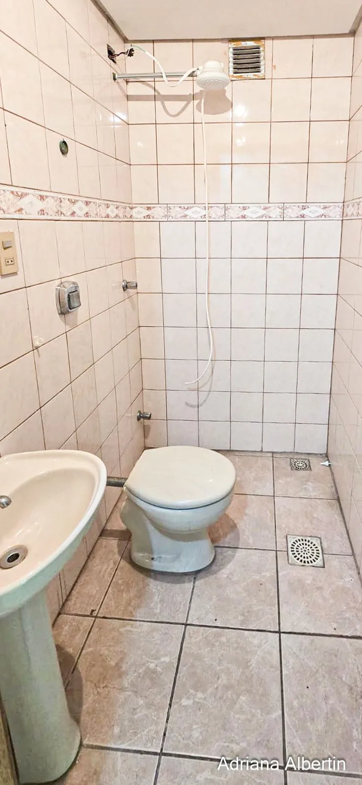 Imagem Prédio comercial com 239m²