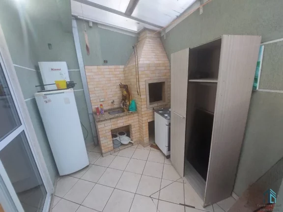 Imagem Sobrado a venda, 03 quartos sendo uma suíte no Capão Raso em Curitiba PR
