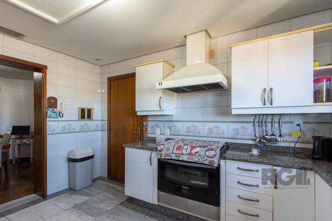 Imagem Casa para Venda - 450m², 4 dormitórios, sendo 4 suites, 5 vagas - Vila Assunção