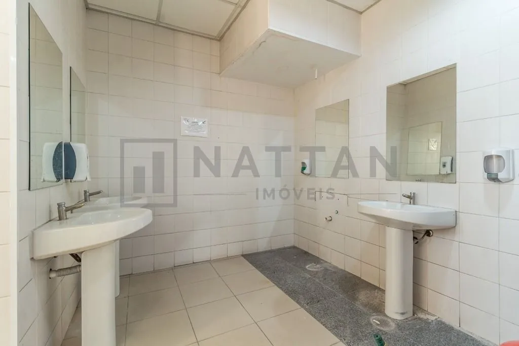 Imagem Imóvel comercial à venda no Carrão, com 1.332 m² e 23 salas envidraçadas