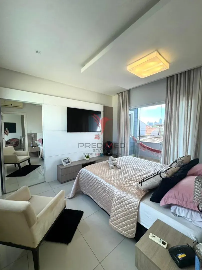 Imagem Refúgio de Conforto e Lazer: Ampla Casa com Piscinas e 3 Quartos no Bairro São João