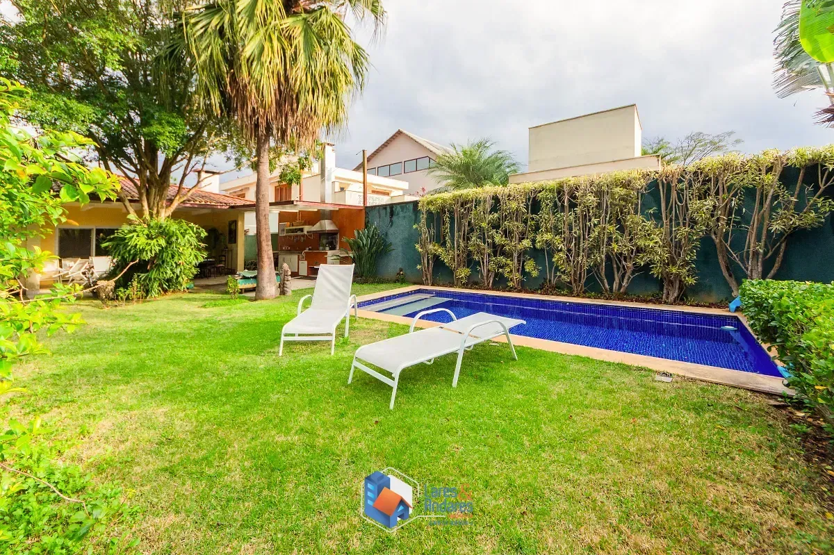 Imagem Casa para venda em Jardim Santa Helena com 4 quartos, sendo 2 suítes, 280m²