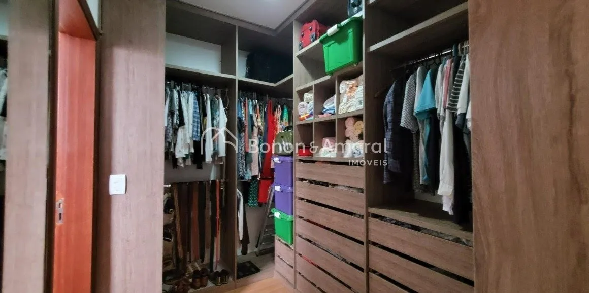 Imagem "Conforto e Natureza: Sobrado com 3 Suítes, Varanda Gourmet e Quintal Amplo em Condomínio Tranquilo"