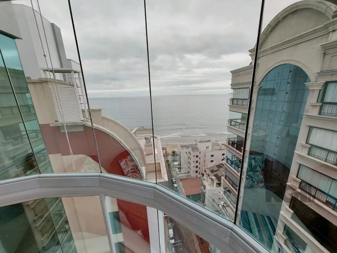 Imagem APARTAMENTO 3 SUITES - ANDAR ALTO - VISTA PARA O MAR - MEIA PRAIA - ITAPEMA - SC