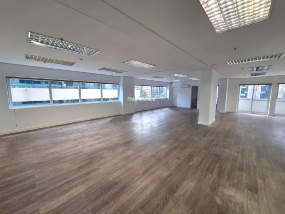 Imagem Conjunto Comercial na Vila Olímpia