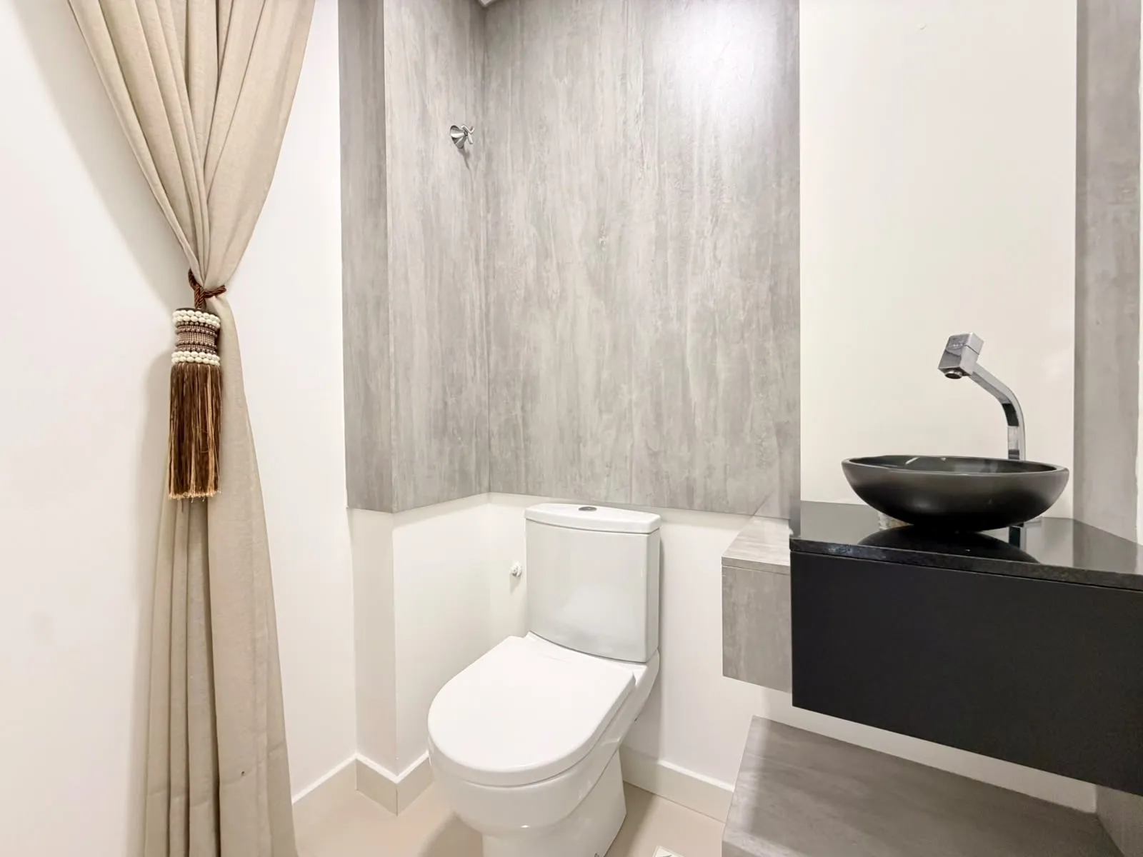 Imagem Apartamento com vista para o mar à venda com 220m2 por R$ 3.900.000,00