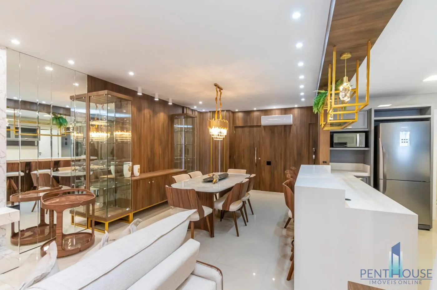 Imagem Apartamento Zona Central para Venda em Balneário Camboriú, CENTRO, 3 dormitórios, 3 suítes, 4 banheiros, 2 vagas