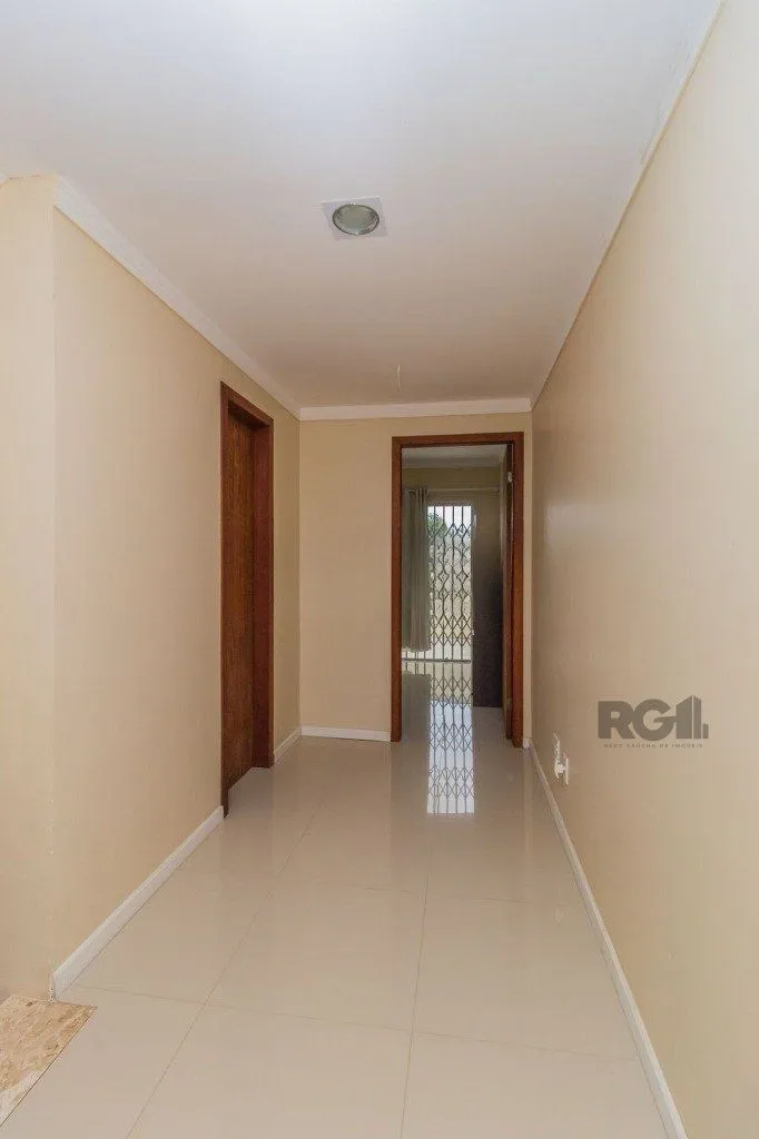 Imagem Casa de 3 dormitórios no bairro Guarujá