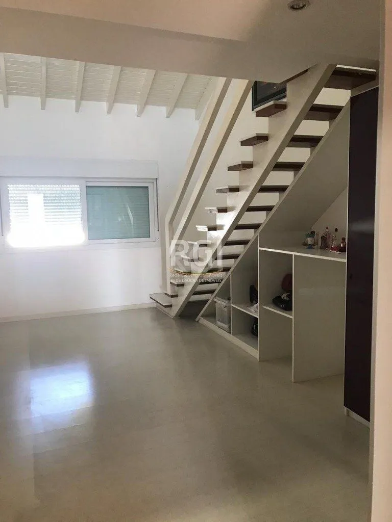 Imagem Casa para Venda - 319.25m², 6 dormitórios, sendo 4 suites, 3 vagas - Jardim Floresta