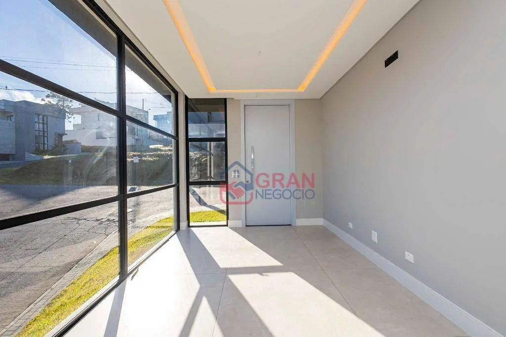 Imagem Casa alto padrão a venda próximo ao parque Tingui