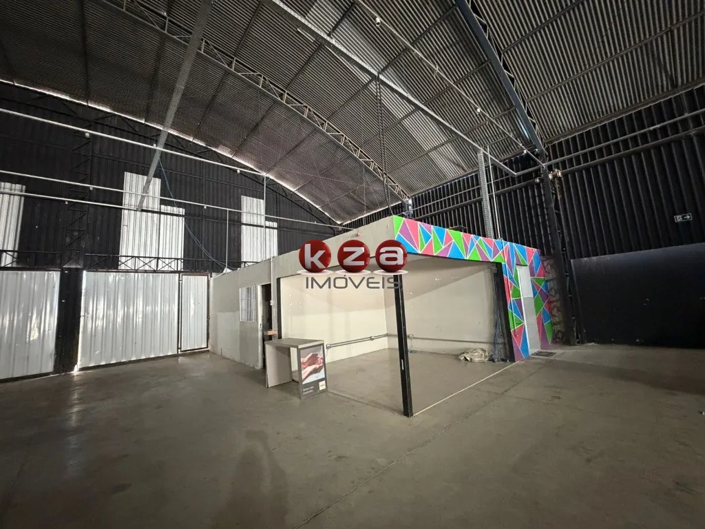 Imagem Galpão Comercial para Locação em Vinhedo-SP, Bairro Jardim Alves Nogueira: 2 Salas, 3 Banheiros, 5 Vagas de Garagem, 850m².