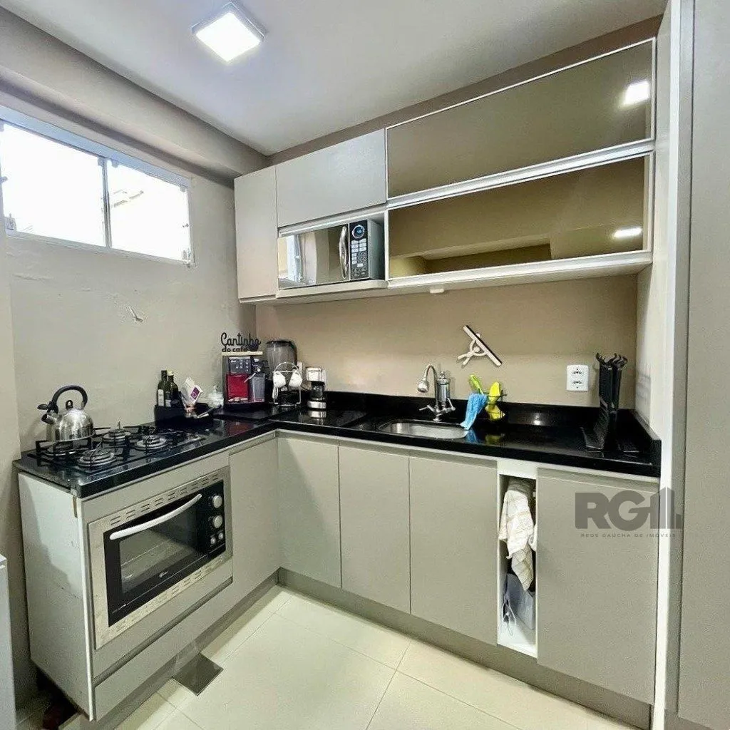 Imagem Casa em condomínio fechado - 70m², 2 dormitórios, 1 vaga de garagem no bairro Humaitá