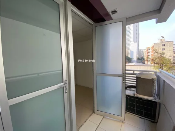 Imagem Sala Comercial para Locação em Cerqueira César, São Paulo-SP: 1 sala, 1 banheiro, 1 vaga de garagem, 40m² de área.