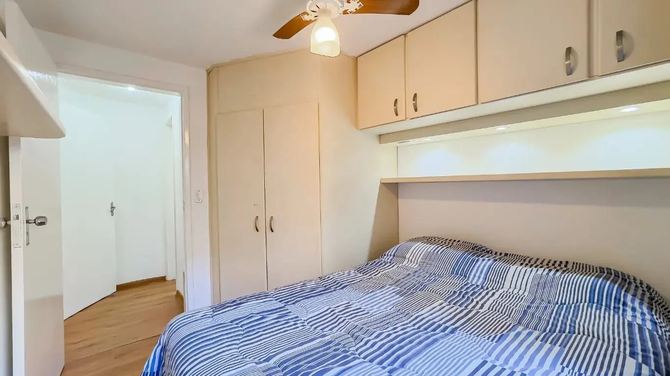 Imagem Apartamento Semimobiliado com 3 Dormitórios (1 Suíte com Hidro) - 104 m² e Vaga Coberta