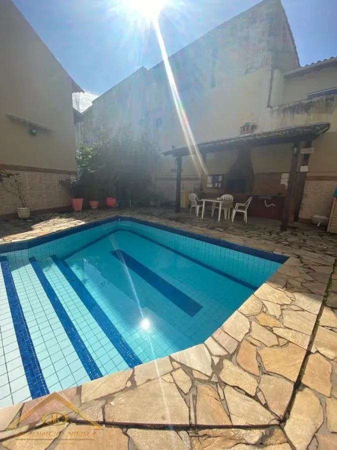 Imagem Casa em Condomínio para Venda em Cabo Frio / RJ no bairro Parque Burle