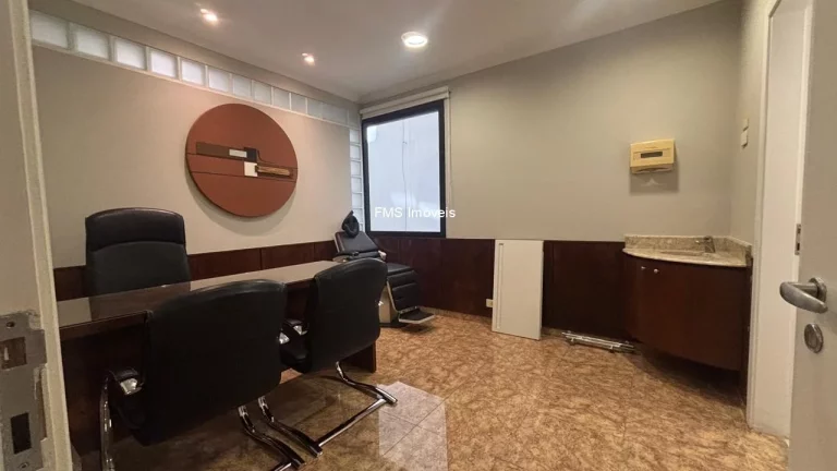 Imagem Conjunto Comercial de Alto Padrão para Locação na Bela Vista, São Paulo-SP: 3 Salas, 1 Vaga de Garagem, 62m².