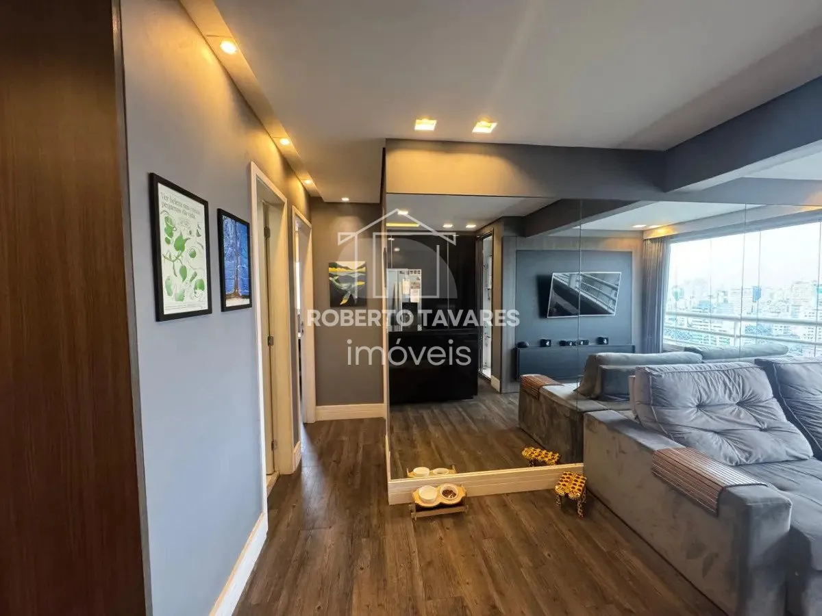 Imagem Apartamento mobiliado com 50 m², muito bem distribuídos, com 2 dormitórios, sendo 1 suíte, 1 vaga de garagem além de estar repleto de armários planejados.