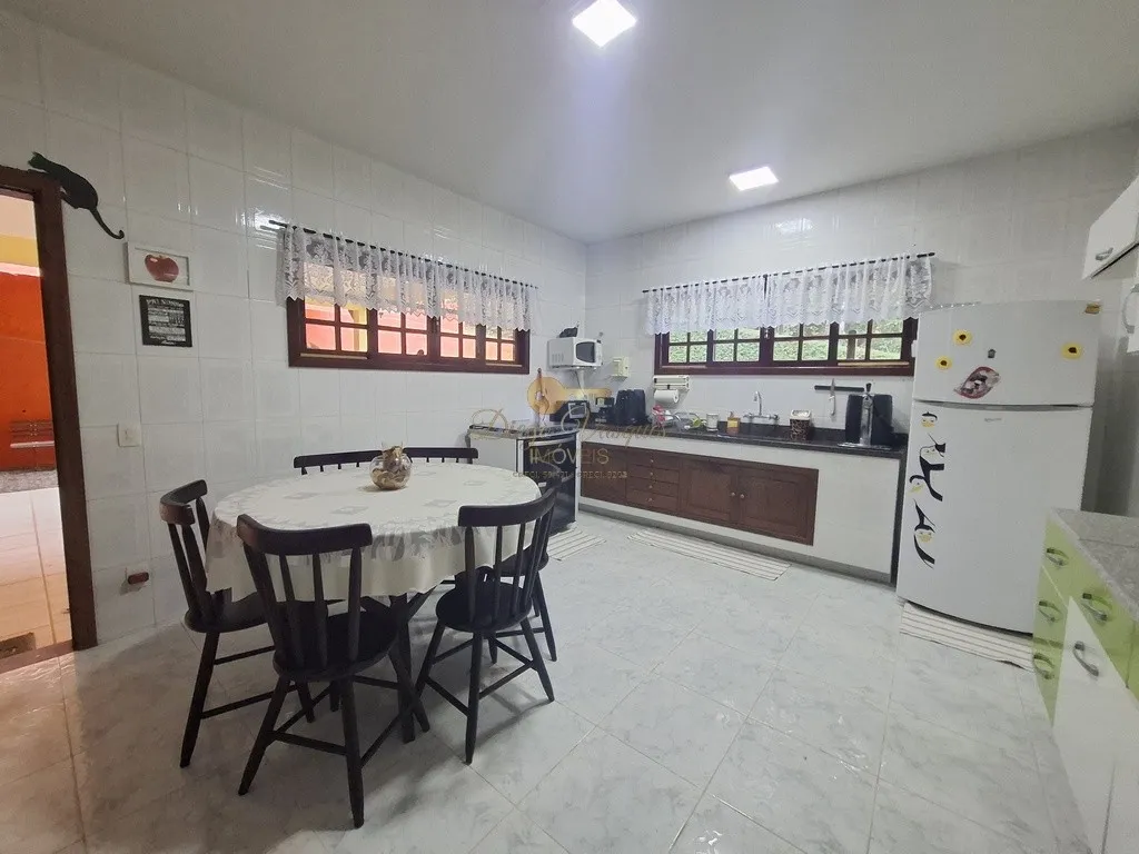 Imagem Casa em Condomínio para Venda em Teresópolis / RJ no bairro Três Córregos