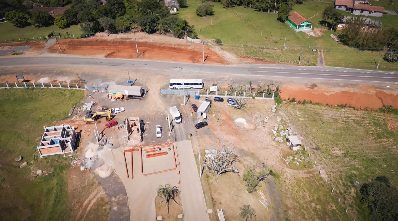 Imagem Terreno à venda em Viamão, Lomba do Pinheiro, 2099m2